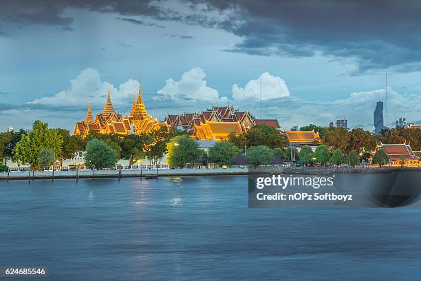 the emerald buddha temple - nopz stock pictures, royalty-free photos & images