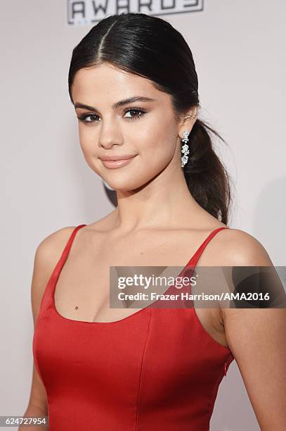Singer Selena Gomez attends the 2016 American Music Awards at Microsoft Theater on November 20, 2016 in Los Angeles, California.
