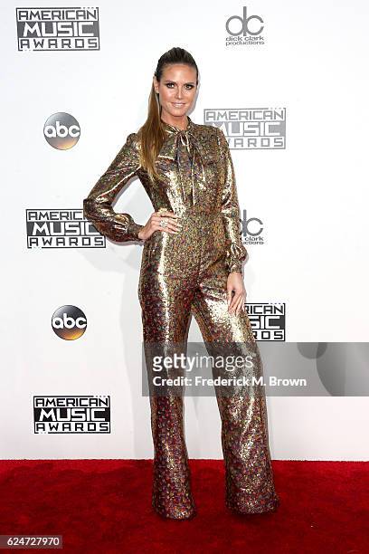 Model Heidi Klum attends the 2016 American Music Awards at Microsoft Theater on November 20, 2016 in Los Angeles, California.