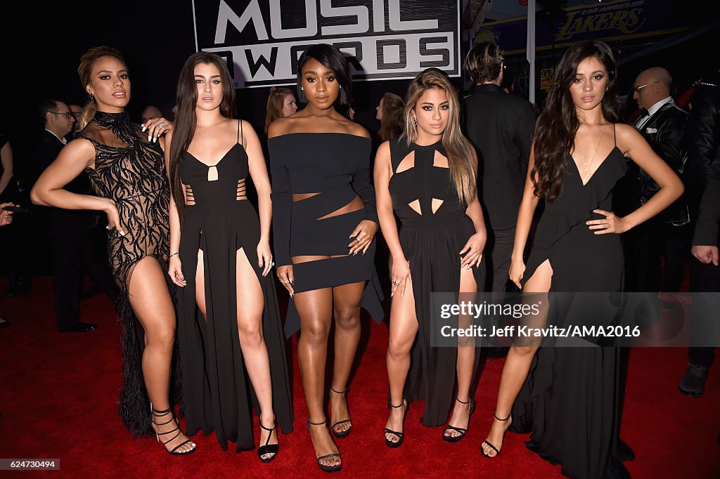 2016 American Music Awards - Red Carpet