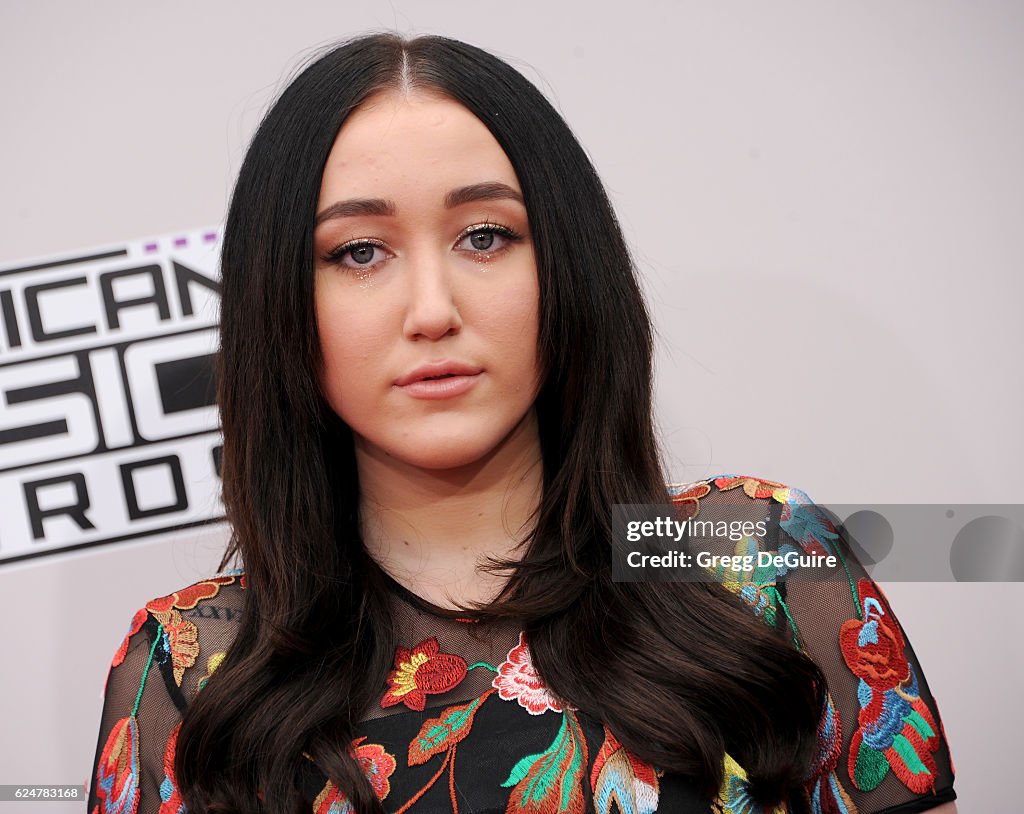 2016 American Music Awards - Arrivals