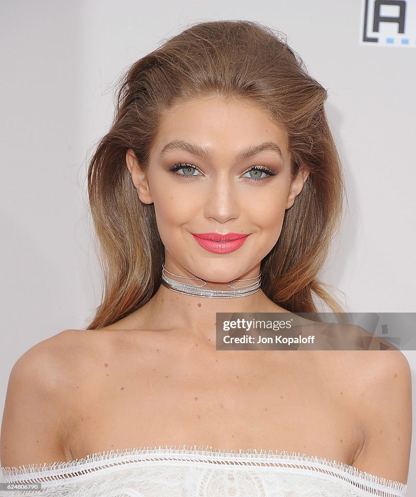 2016 American Music Awards - Arrivals