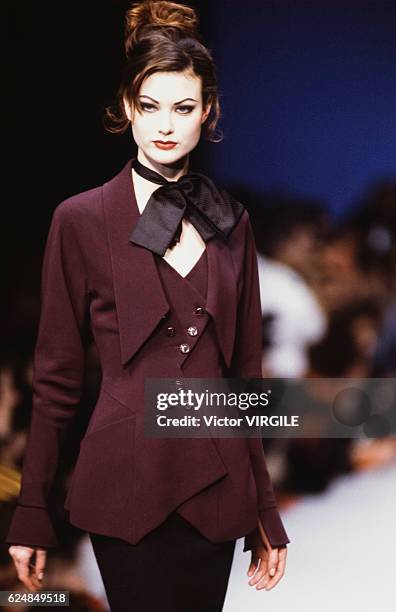 2,902 Karl Lagerfeld Runway 90s Stock Photos, High-Res Pictures