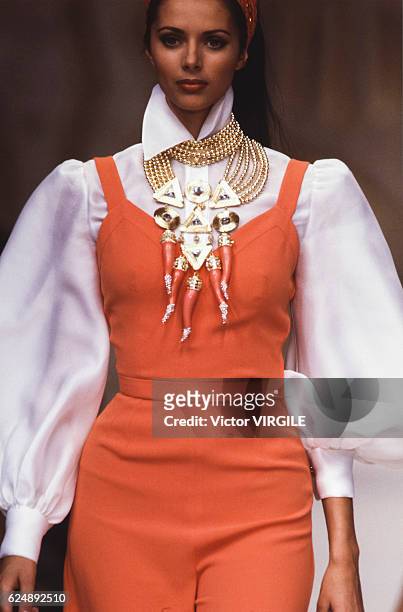 Heather Stewart Whyte walks the runway at the Valentino Ready to Wear Spring/Summer 1993 fashion show during the Paris Fashion Week on October, 1992...