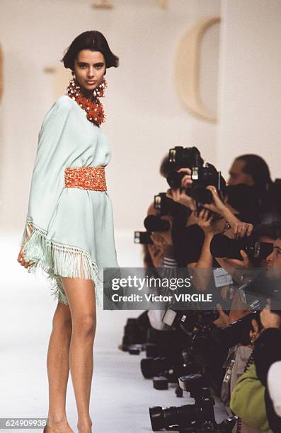 Heather Stewart Whyte walks the runway at the Valentino Ready to Wear Spring/Summer 1991 fashion show during the Paris Fashion Week on October, 1990...