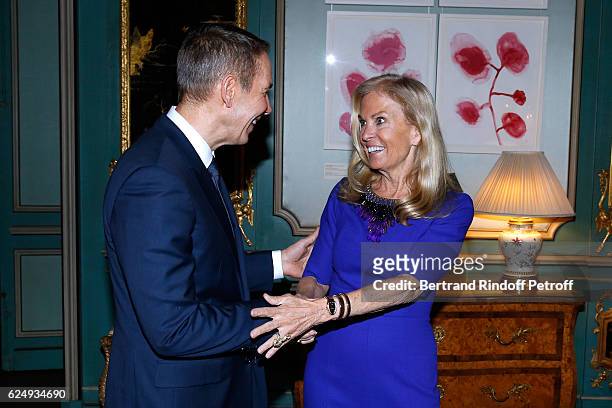 Artist Jeff Koons and USA Ambassador to France, Jane D. Hartley attend the Press conference announcing a donation by artist Jeff Koons who offers the...
