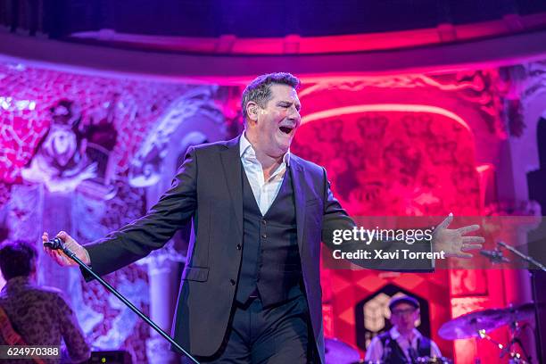 Tom Hadley performs in concert at Palau de la Música Catalana during the Festival Mil.leni on November 21, 2016 in Barcelona, Spain.