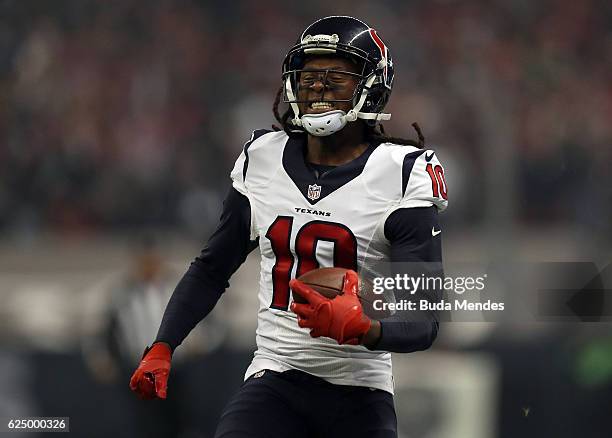 DeAndre Hopkins of the Houston Texans runs after catching a pass against the Oakland Raiders at Estadio Azteca on November 21, 2016 in Mexico City,...