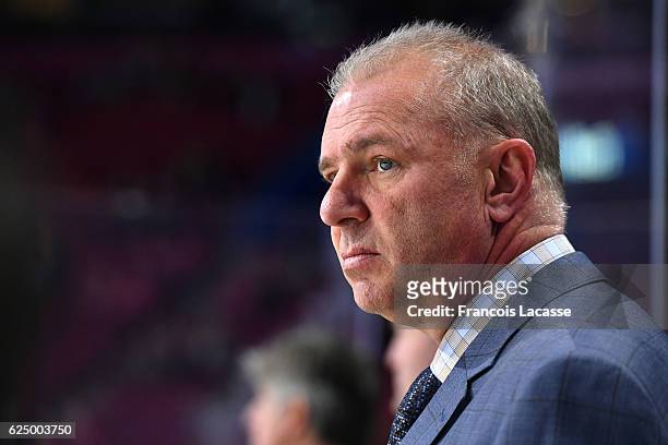 Michel Therrien of the Montreal Canadiens prior the NHL game against the Florida Panthers at the Bell Centre on November 15, 2016 in Montreal,...