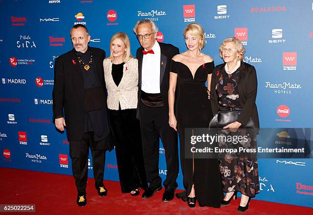 Miguel Bose, Cristina Cifuentes Bonaventura Clotet Belen Rueda and Manuela Carmena attend 'Gala Sida' 2016 at Cibeles Palace on November 21, 2016 in...