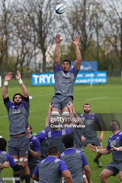 Jerome Kaino of the New Zealand All Blacks practices the lineout at the Suresnes Rugby Club on November 22, 2016 in Paris, France.