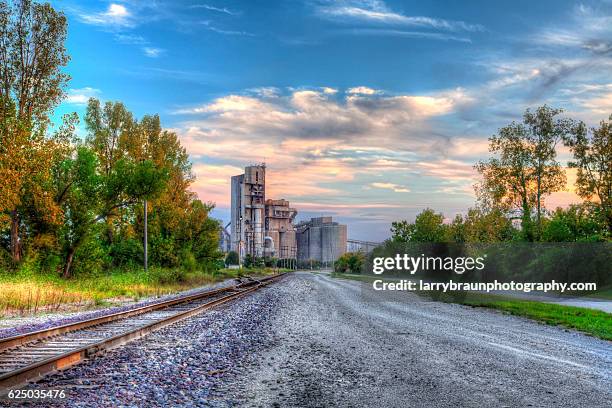 paving the way - cement factory stock pictures, royalty-free photos & images
