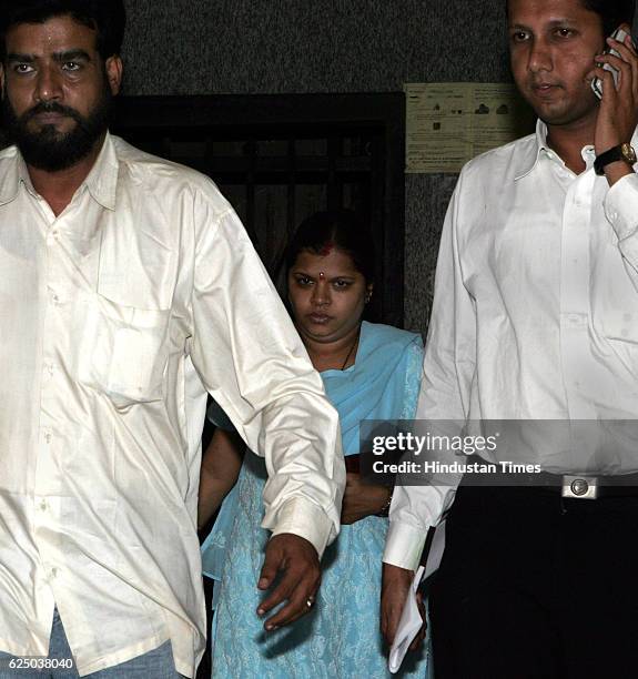 MUMBAI, INDIA-FEBRUARY 18, 2006: KOMAL NAYAK, WIFE OF DAYA NAYAK AT ACB OFFICE AT WORLI ON SATURDAY.