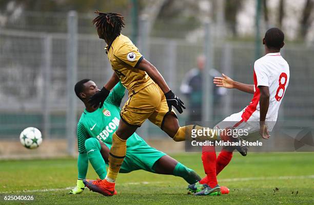 Kazaiah Sterling of Tottenham Hotspur scores their first goal past goalkeeper Emmanuel Mifsud during the UEFA Youth Champions League match between AS...