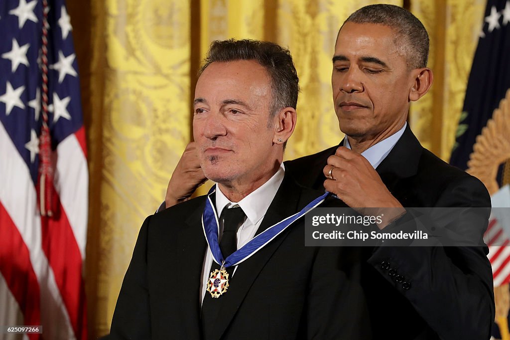 Obama Honors 21 Americans With Presidential Medal Of Freedom