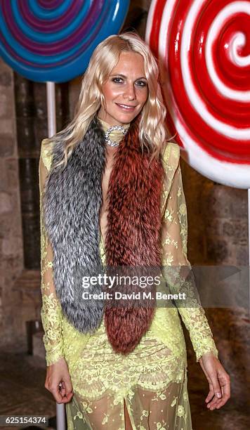 Poppy Delevingne attends the Save The Children Winter Gala at The Guildhall on November 22, 2016 in London, England.