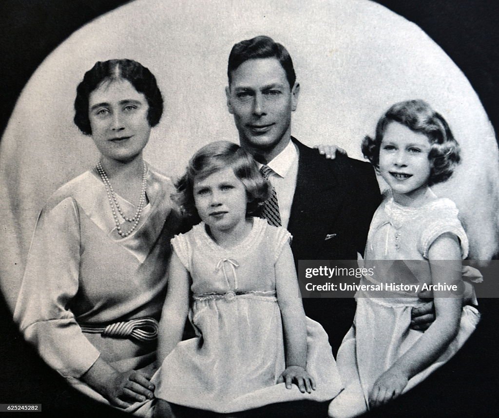George VI; King of the United Kingdom, as Duke of York together with Elizabeth (duchess of York).