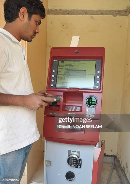 Atm Engineer 924 Indian Atm Machine Stock Photos, High-Res Pictures, and Images ...
