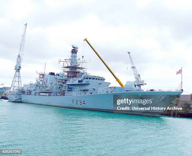 Destroyer Hms Dragon Photos and Premium High Res Pictures Getty Images