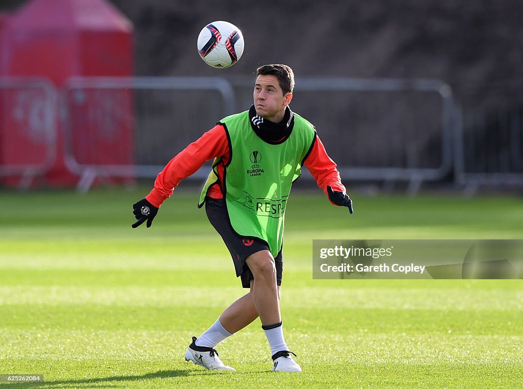 Manchester United Training and Press Conference