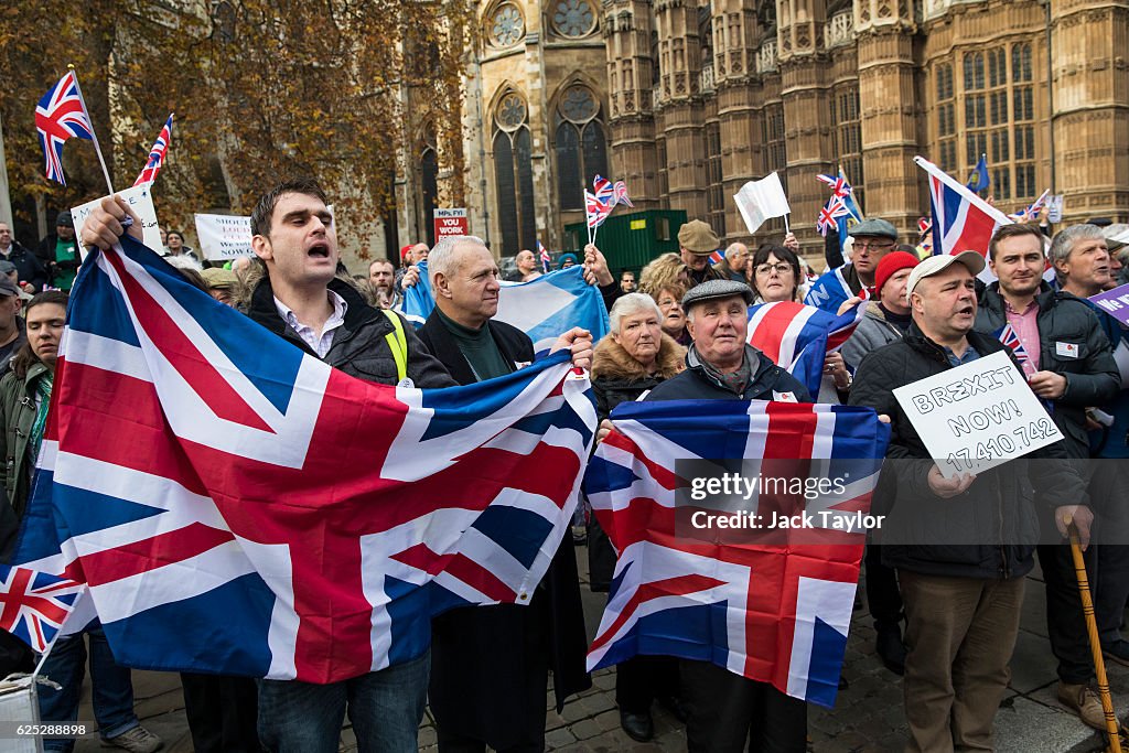 Pro-Brexit Demonstrators Call For Government To Trigger Article 50