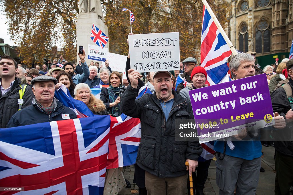 Pro-Brexit Demonstrators Call For Government To Trigger Article 50