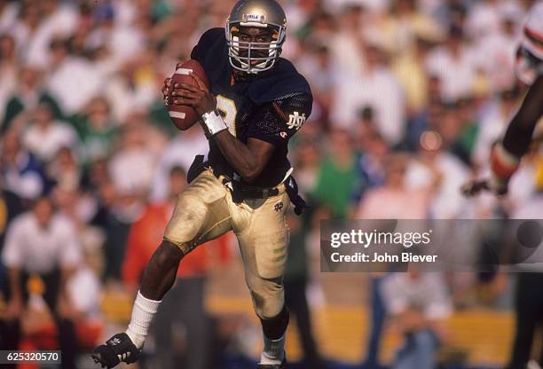 Notre Dame QB Tony Rice in action vs Miami at Notre Dame Stadium. South Bend, IN CREDIT: John Biever