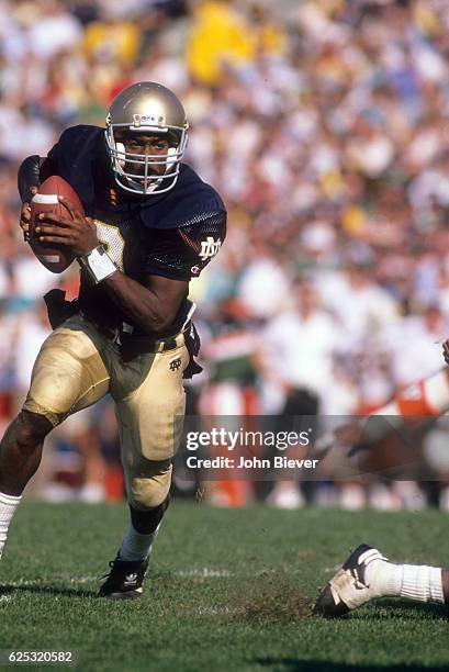 Notre Dame QB Tony Rice in action vs Miami at Notre Dame Stadium. South Bend, IN CREDIT: John Biever