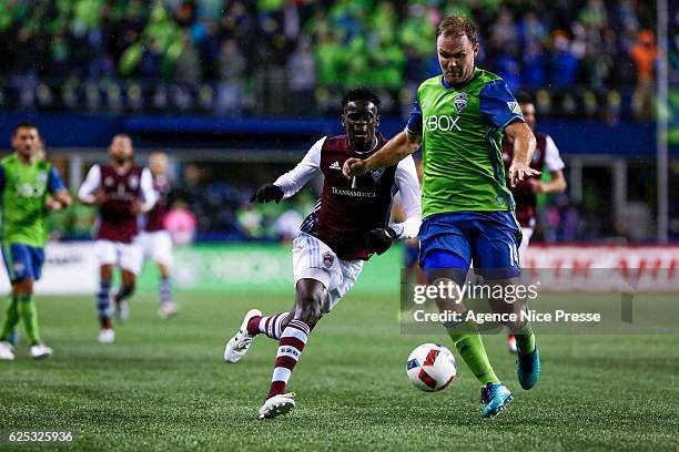 Dominique Badji of Colorado Rapids and Chad Marshall of Seattle Sounders during the first leg of the Western Conference Championship in the Audi 2016...
