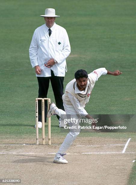 Javagal Srinath bowling for India during the 1st Test match between England and India at Edgbaston, Birmingham, 7th June 1996. The umpire is Darrell...