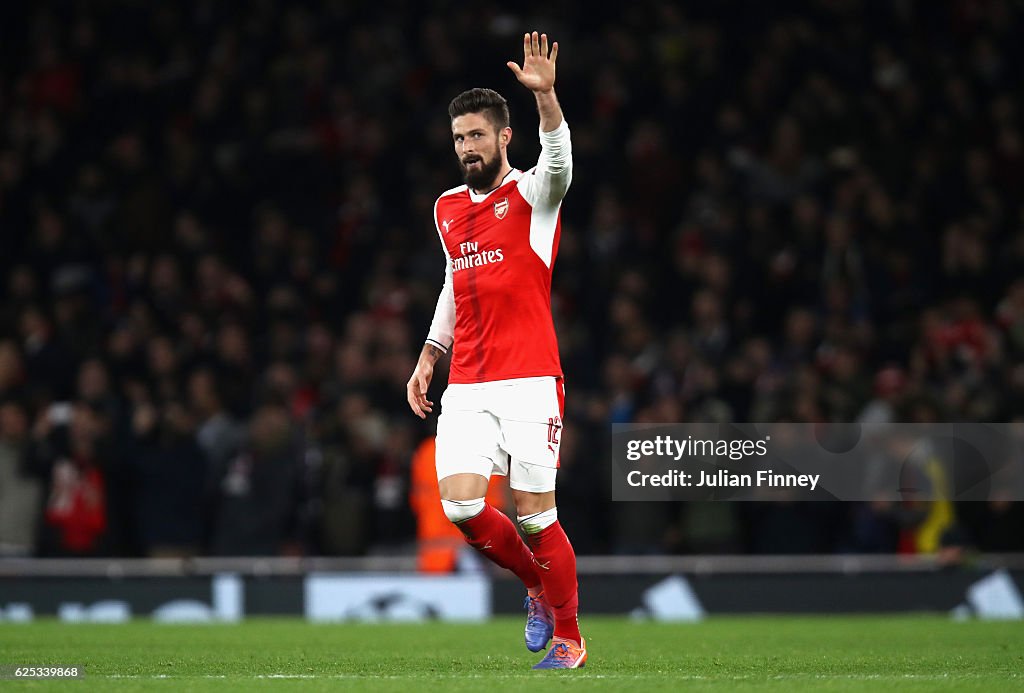 Arsenal FC v Paris Saint-Germain - UEFA Champions League