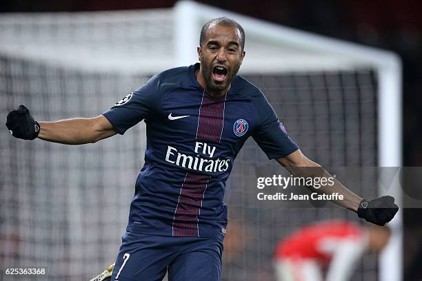 Lucas Moura of PSG celebrates his goal during the UEFA Champions League match between Arsenal FC and Paris Saint-Germain at Emirates Stadium on...