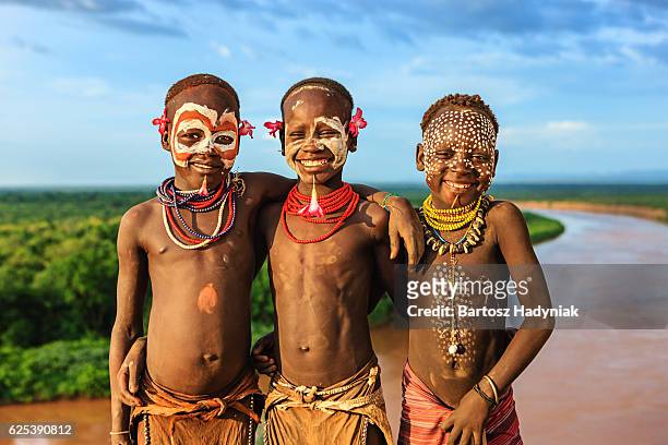 young boys from karo tribe, ethiopia, africa - african tribal face painting 個照片及圖片檔