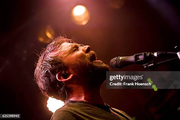Frightened Rabbit Singer 235 Frank The Rabbit Stock Photos, High-Res Pictures, and Images ...
