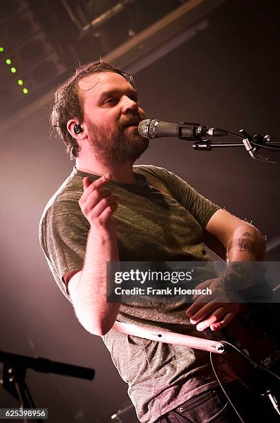 Frightened Rabbit Singer 235 Frank The Rabbit Stock Photos, High-Res Pictures, and Images ...
