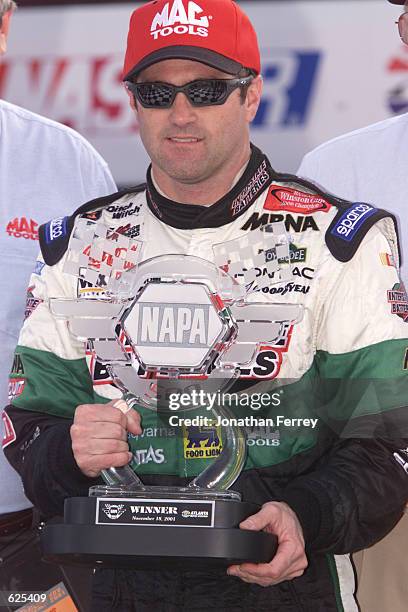 Bobby Labonte Bobby Labonte 2001 Photos and Premium High Res Pictures - Getty Images