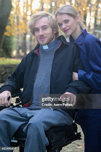 Samuel Koch and his wife Sarah Elena Timpe attend a photo call of the TV show 'Grossstadtrevier' on November 24, 2016 in Hamburg, Germany.