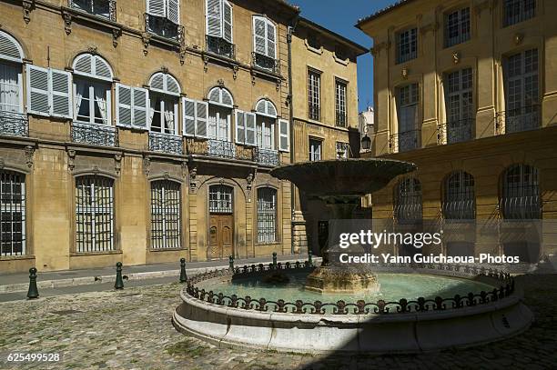 place d'albertas,aix en provence, bouches du rhone,france - aix en provence fotografías e imágenes de stock