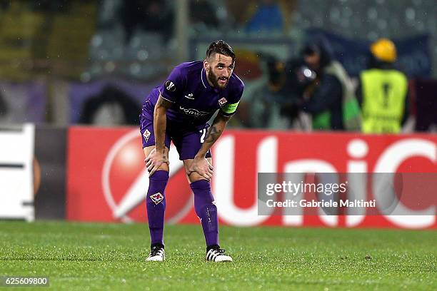 Gonzalo Rodriguez of ACF Fiorentina shows his dejection during the UEFA Europa League match between ACF Fiorentina and PAOK FC at Stadio Artemio...