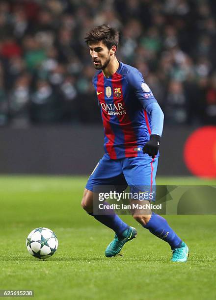 Andre Gomes of Barcelona controls the ball during the UEFA Champions League match between Celtic FC and FC Barcelona at Celtic Park Stadium on...