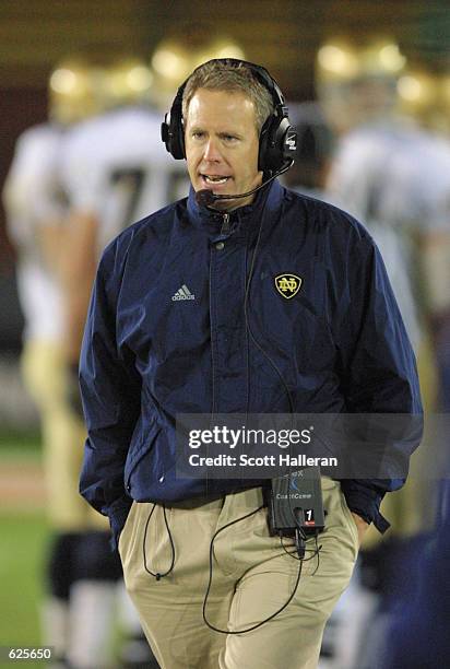 Notre Dame head coach Bob Davie watches his team in the first half against Stanford at Stanford Stadium in Palo Alto, California. DIGITAL IMAGE....