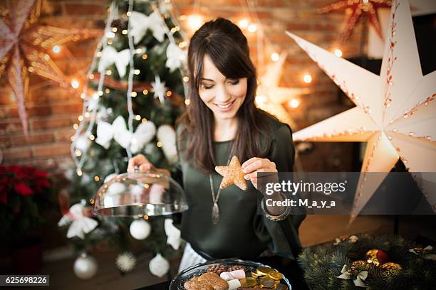 no quedará ninguna. - galleta de jengibre fotografías e imágenes de stock