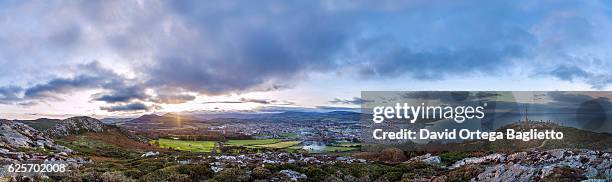 bray skyline - dublin city skyline foto e immagini stock