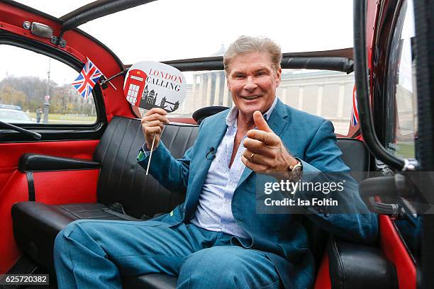 David Hasselhoff and a British Airways pilot drive around the streets of Munich in a uBA London taxi during a competition to launch the British...