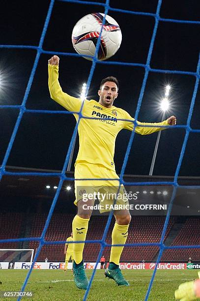 Villarreal's Spanish defender Victor Ruiz reacts as the ball enters the goal during the UEFA Europa League group L football match between FC Zurich...