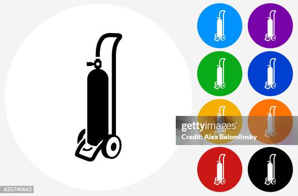 sauerstoff tank icon auf flachen farbkreis tasten - sauerstoffbehälter stock-grafiken, -clipart, -cartoons und -symbole
