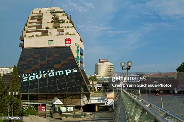 montpellier, herault, languedoc-roussillon, france - polygone stockfoto's en -beelden