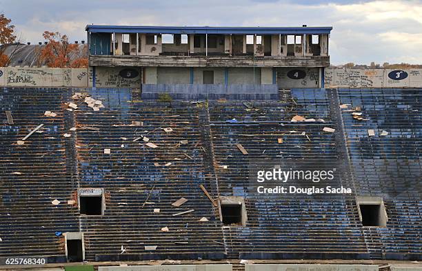 a run-down and abandoned stadium, akron, ohio, usa - sport venue stock pictures, royalty-free photos & images