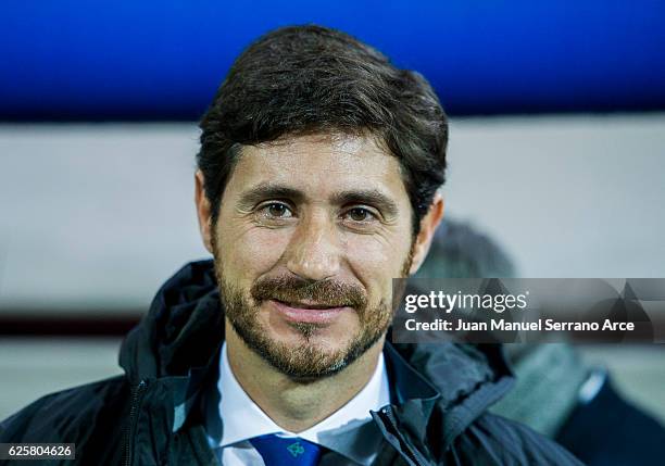 Head coach Victor Sanchez del Amo of Real Betis looks on prior to the start the La Liga match between SD Eibar and Real Betis Balompie at Ipurua...