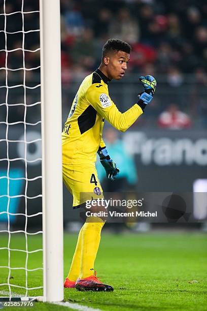 Alban Lafont of Toulouse during the French Ligue 1 match between Rennes and Toulouse at Roazhon Park on November 25, 2016 in Rennes, France.